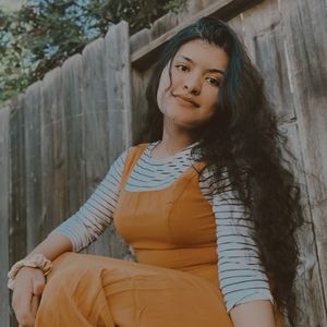 Meet your Posher, Chloe